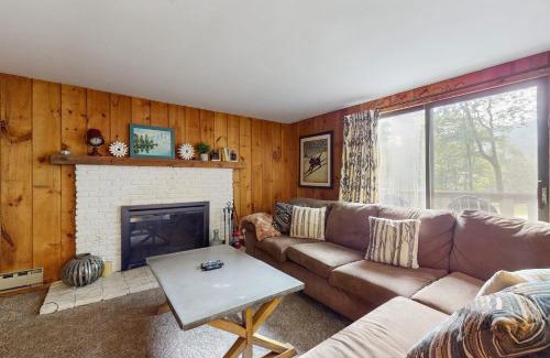 West Dover Casa | Ski Haus Retreat