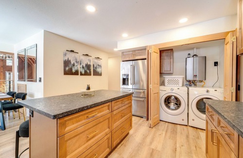 Pla-Vada Woodlands Cabina | Ski, Hike & Fish: Cabin w/ Deck in Soda Springs!