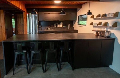Vernon Chalet De Esquí | Ski house/ ON THE SLOPE/ Private hot tub & Fire pit