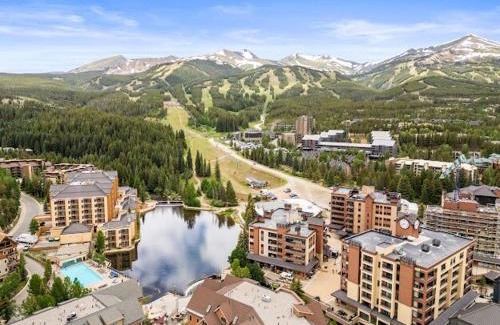 Peak 9 Apartamento | Ski In and Out, Luxury, 1 Blk to Main, Pool, Hot Tub, Sauna