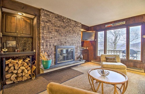 Killington Casa | Ski-In and Ski-Out Pico Mountain Townhome with Fireplace