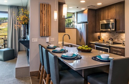 Boulder Ridge Condominio | Ski In/Out 1 bedroom Condo at Grand Colorado Peak 8, Full Kitchen, Sleeps 4