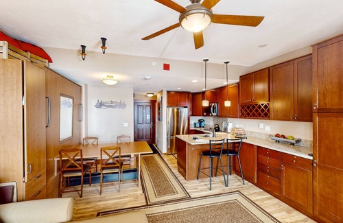 Copper Mountain Apartamento | Ski-in/out Center Village studio with fireplace, hot tub, sauna & gym