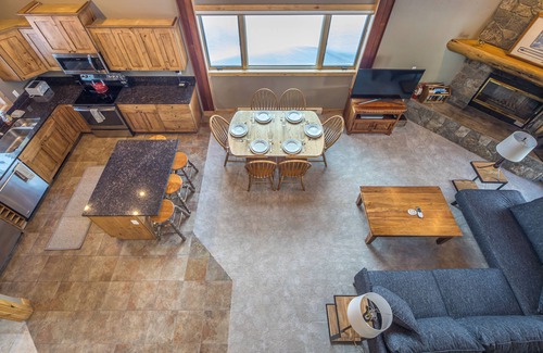 Big Horn Casa | Ski-in/out condo w/great views, electric burning fireplace & great location! - Big Horn Powder Run