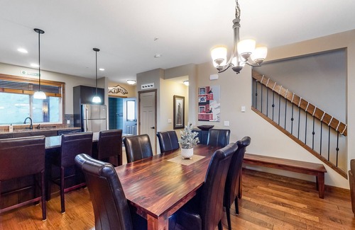 Snow Pine Estates Casa | Ski-in/out, dog-friendly townhouse with a private hot tub
