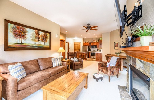 Peak 9 Condominio | Ski in/out, Downtown Location. Hot Tubs/Pool.