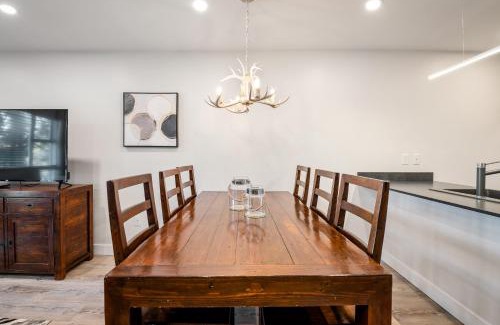 Blackcomb Apartamento | Ski In & Out, Heart of Upper Village, Pool & Hot Tub
