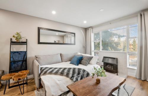Blackcomb Apartamento | Ski In & Out, Heart of Upper Village, Pool & Hot Tub