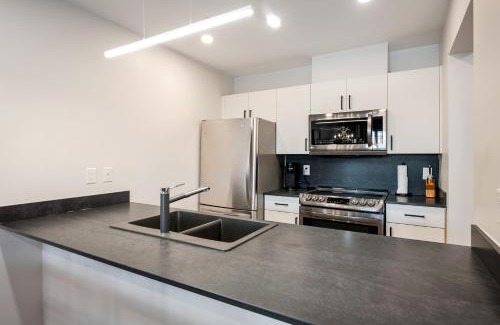 Blackcomb Apartamento | Ski In & Out, Heart of Upper Village, Pool & Hot Tub