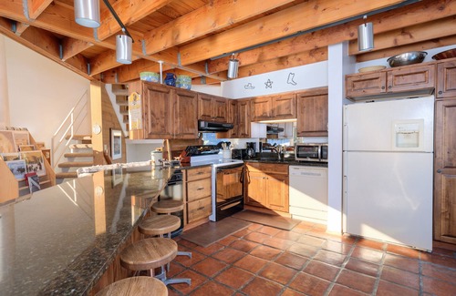 Big Sky Casa | Ski in/out home w/private hot tub, sauna, fireplace & great views - Low Dog Mountain Chalet