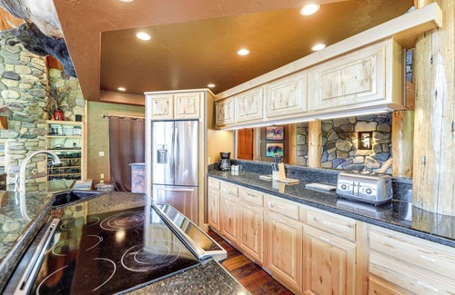 Whitefish Cabina | Ski-In/Out, Hot Tub: Spacious Retreat in Whitefish