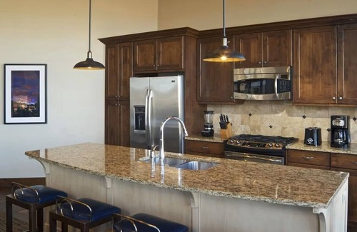 Park City Cabina | Ski-in/out luxury, Hilton Sunrise Lodge, Park City - Sleeps up to 6, 2BR/3BA