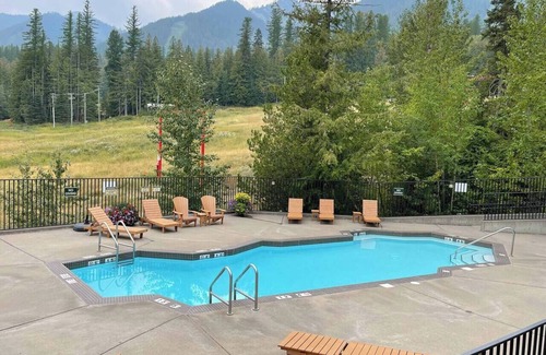 East Kootenay Condominio | Ski In/Out. Mountain Side. Dog Friendly