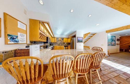 Copper Mountain Village Casa | Ski-In Retreat w/ Ski Views, Private Hot Tub, 2 Fireplaces - Short Walk to Lifts