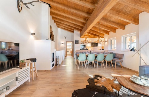 Bramberg am Wildkogel Chalet De Esquí | Ski-in/ski-out luxury lodge with balcony terrace sauna
