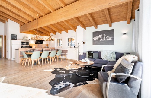 Bramberg am Wildkogel Chalet De Esquí | Ski-in/ski-out luxury lodge with balcony terrace sauna