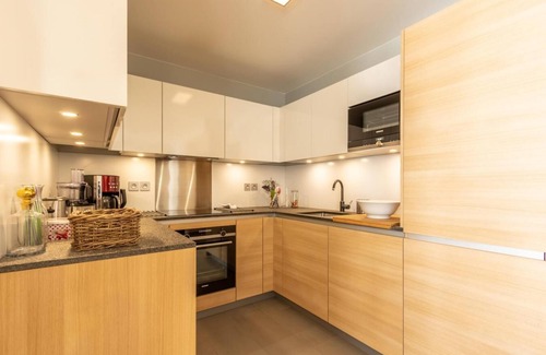 Arc-1800 Apartamento | 7.o piso, vista pistas, fitness, piscina, sauna, hammam, balcón, parking, tv, local para esquís