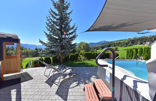 Maranza Apartamento | Ski-In / Ski-Out Apartment with Patio, Sauna, & Jacuzzi; Pets Allowed, Parking Available