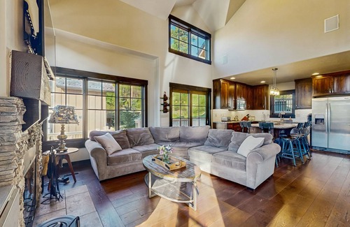 Tamarack Resort Casa | ¡NUEVO LISTADO! Ski-in / Ski-out cabin w / firepit, piscina compartida / jacuzzi y vistas