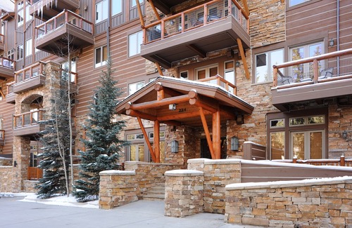 River Run Condominio | Ski-In / Ski-Out Condo con acceso a la piscina, jacuzzi, área de barbacoa + fogata