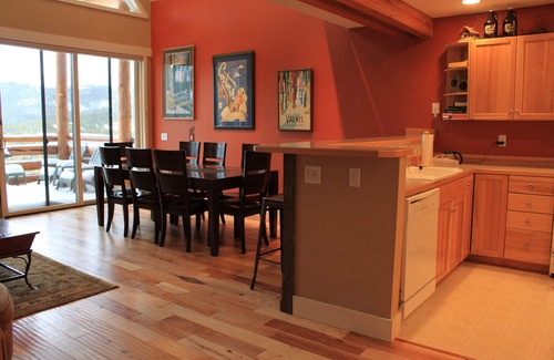 Saddle Ridge Condominio | Miembro del Club Moonlight, Ski in / out, Jacuzzi privado, wi-fi, Big Sky, vista al Moutain