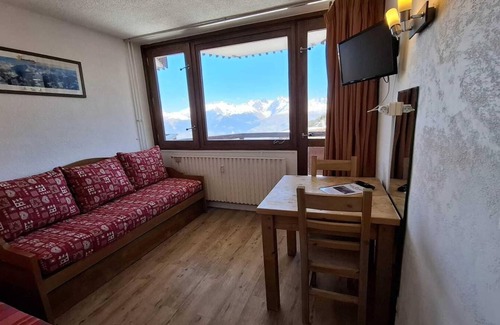 Plagne Centre Apartamento | 8.o piso, vista montaña, balcón, tv, local para esquís, 16m², La Plagne