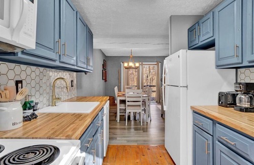 White Haven Casa | Ski-In/Ski-Out & Golf Retreat at Jack Frost: Charming Townhome in Lake Harmony