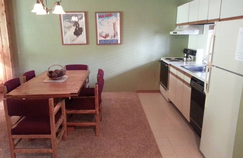 White Condominio | Ski In, Ski Out, planta baja, wifi, salón con bañera de hidromasaje, sauna y chimenea
