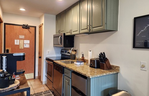 Lutsen Condominio | Ski-In/Ski-Out Lutsen Mnt Condo w/ Whirlpool, Fireplace, Resort Pool, & Hot Tub