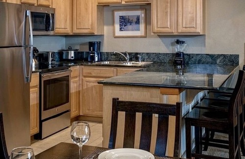 Four O'Clock Cabina | Ski-In/Ski-Out Luxury at Grand Timber Lodge – Breckenridge, CO