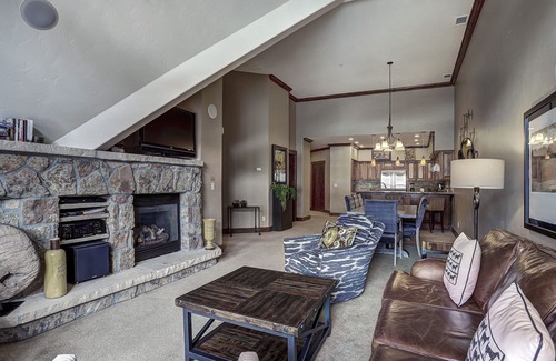 Breckenridge Cabaña | Ski-in, Ski-out Luxury 4 Bdrm/4 Bath On Peak 7 4 Bedroom Condo