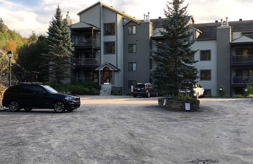 Mont-Tremblant Apartamento | Ski-in / Ski-Out Condo renovado Mont-Tremblant