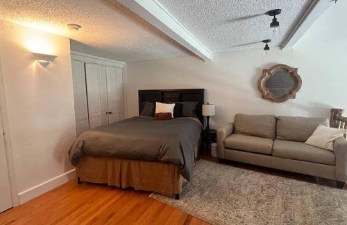 Steamboat Springs Casa | Ski In, Ski Out Cozy Creek Side Cabin w Front Yard