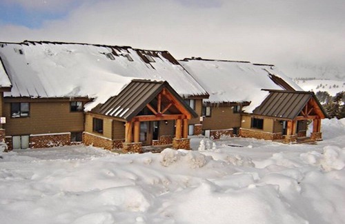 Powder Ridge Village Condominio | Ski In, Ski Out con 25 senderos en Powder Ridge Village!