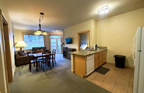 Mammoth Lakes Casa | Ski-in/Ski-out with views at Sunstone