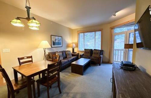 Mammoth Lakes Casa | Ski-in/Ski-out with views at Sunstone