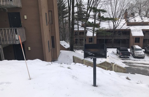 Bellaire Apartamento | Ski, Lake. Golf - all at Shanty Creek Summit Village