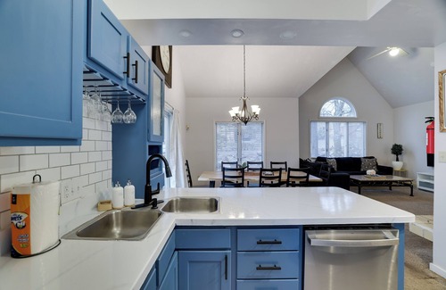 Lake Harmony Estates Casa | Ski & Lake Retreat: Spacious Home for Families