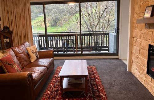 Thredbo Apartamento | Ski, Mtn Bike or Hike from the heart of Thredbo