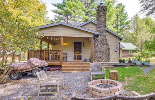 Pocono Pines Casa | Ski, Swim, Relax Old-Fashioned Poconos Getaway