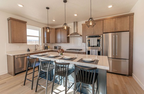 Park City Chalet De Esquí | Ski&Tee Mountain Chalet: modern retreat w/ golf simulator, hot tub, & game room