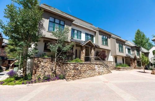 Highlands Townhomes Casa | Ski Townhome in Beaver Creek
