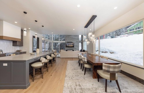 Copper Mountain Casa | Skibakken Chalet: Ski-in/out, Panoramic Deck Views, Hot Tub, Spa w/ Sauna