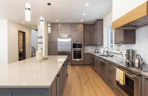 Copper Mountain Casa | Skibakken Chalet: Ski-in/out, Panoramic Deck Views, Hot Tub, Spa w/ Sauna