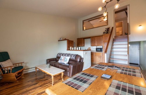 Tahoe Village Condominio | Esquiadores y amantes de la puesta de sol delicias