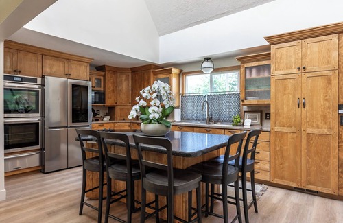 Holladay Casa | Skiers private retreat- sauna, fireplaces, hot tub