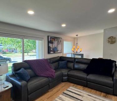 Holladay Casa | Skiing, 2 Kitchens, 2 Units in 1, 80in TVs, WD, 2 Backyards