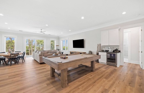 Port St. Joe Casa | Skinny Legs: Stunning 10 BR Beachfront Home- Priv. Pool, Arcade Games, Sleeps 32