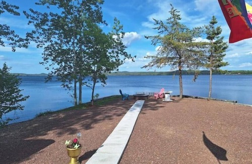 Point Leamington Cabaña | Skipper's View Cottage by the Sea - Pet Friendly!