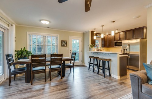 Butler Casa | Skipping Stones Getaway - Watauga Lake Dock & Hot Tub, Summer Fun Awaits